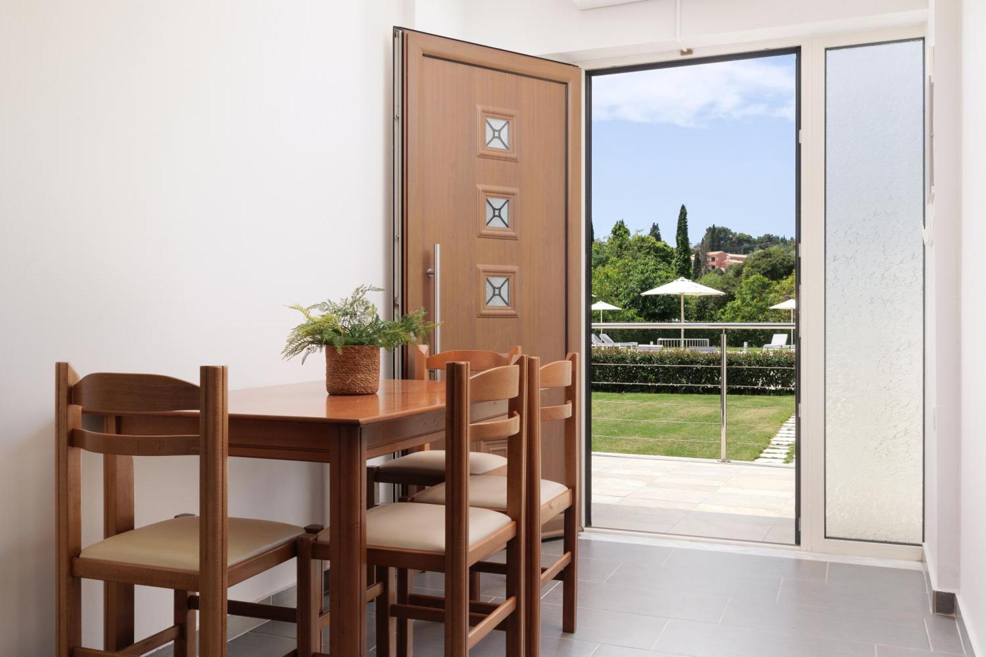 Santos Luxury Apartments Dassia  Exterior foto