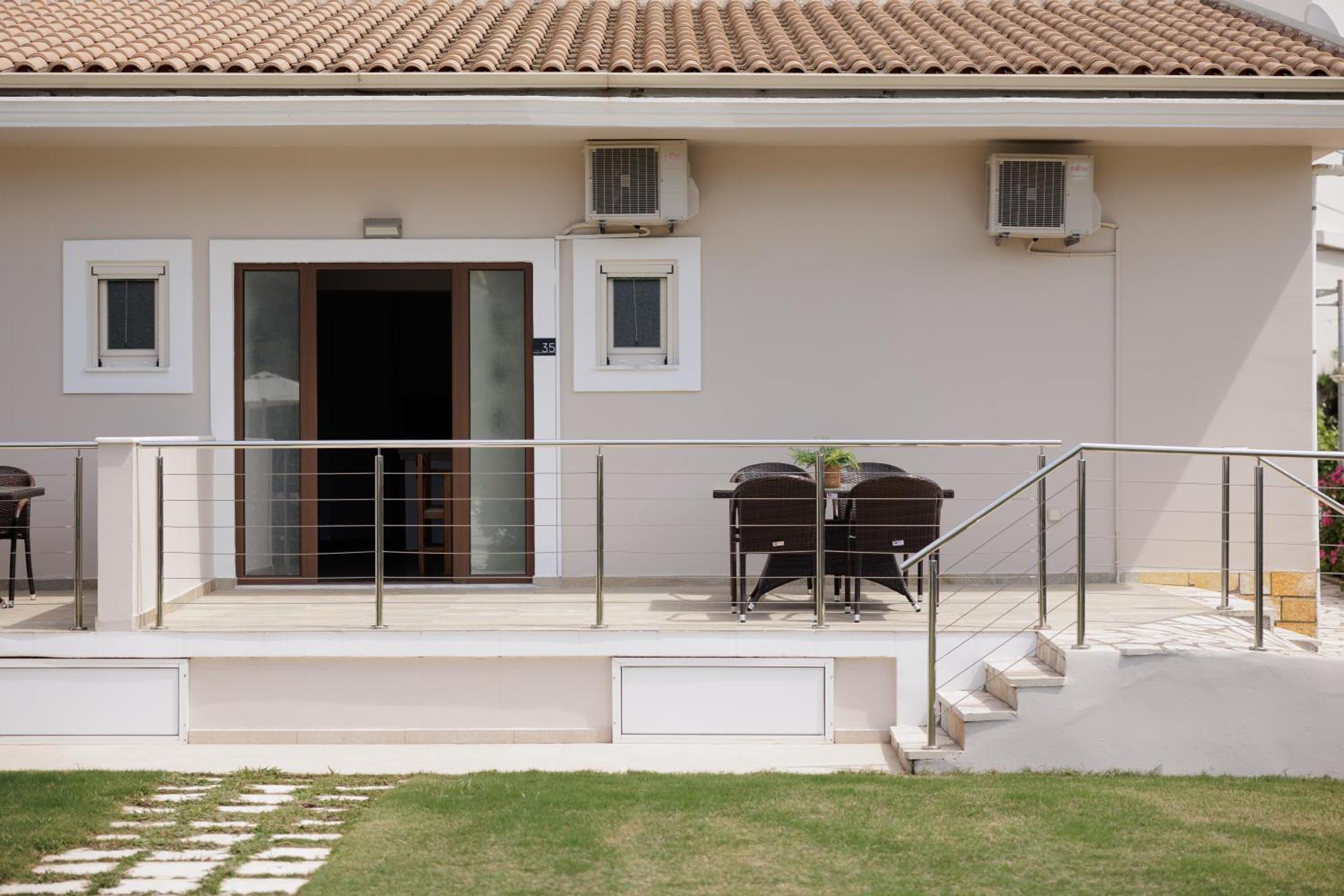 Santos Luxury Apartments Dassia  Exterior foto