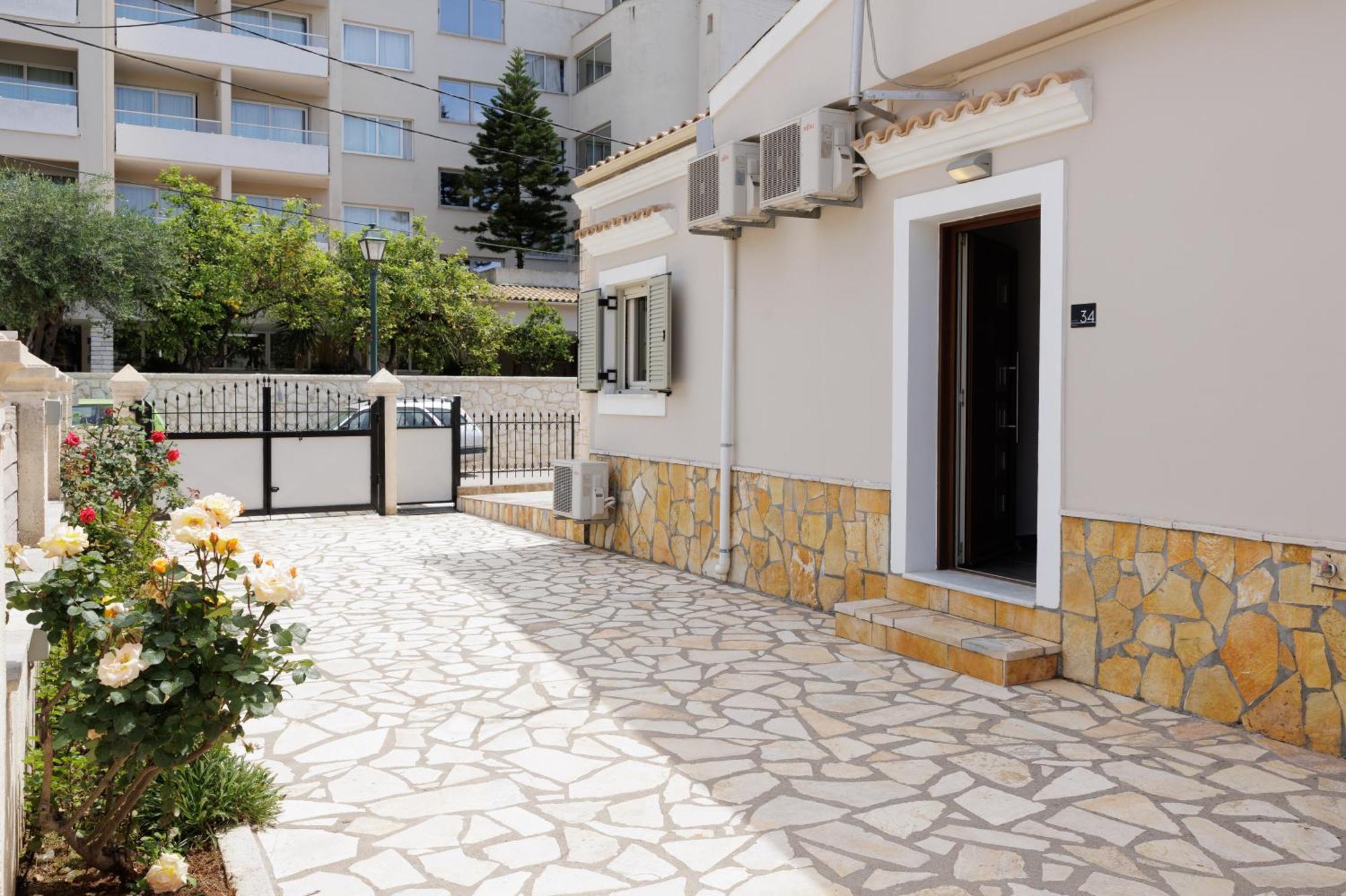 Santos Luxury Apartments Dassia  Exterior foto