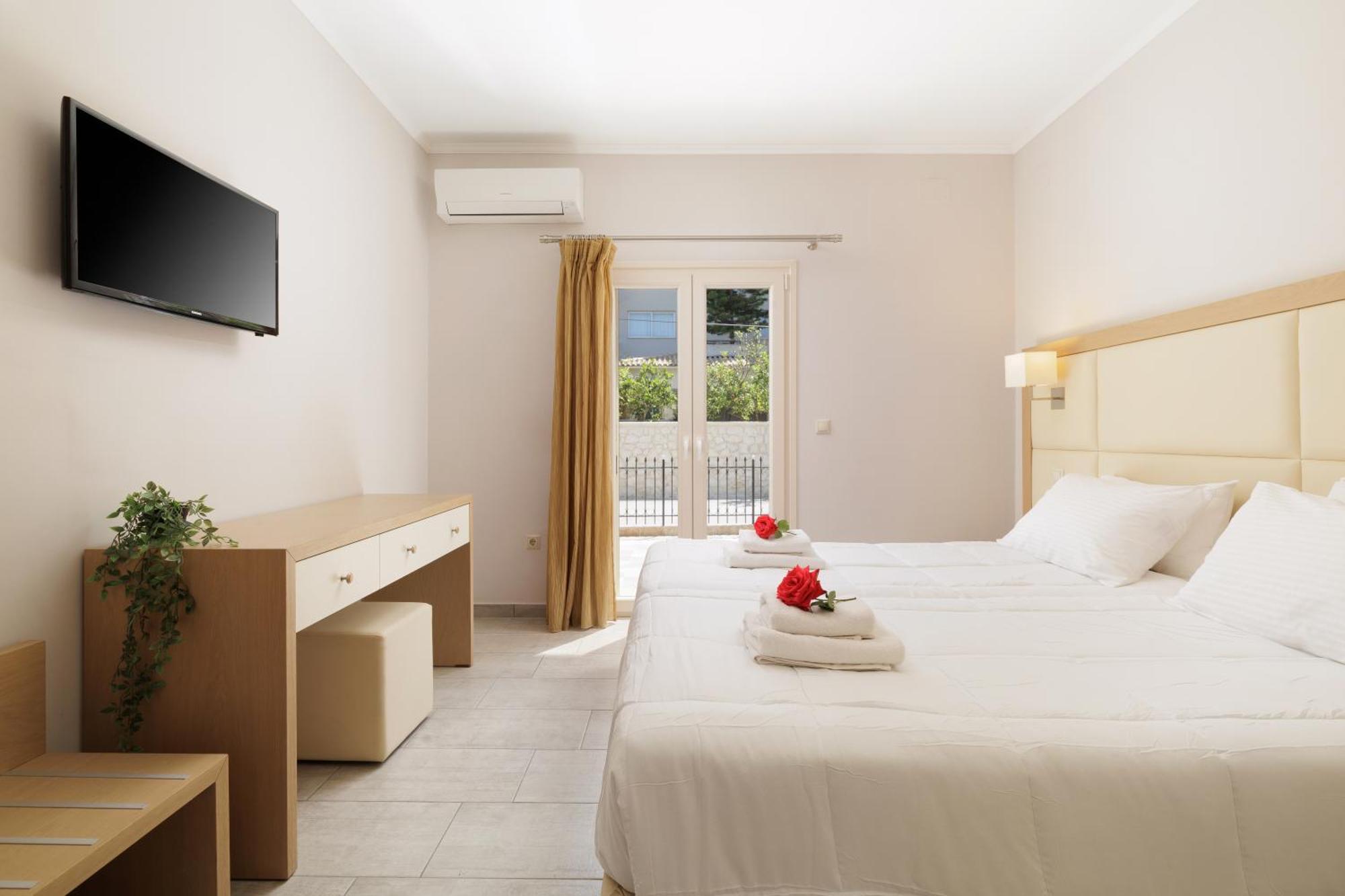 Santos Luxury Apartments Dassia  Exterior foto